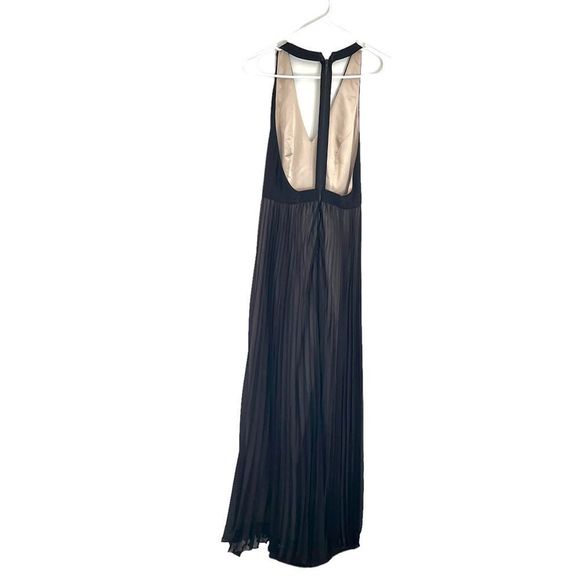Alice + Olivia Pleated Wide Leg Jumpsuit - Picture 6 of 9